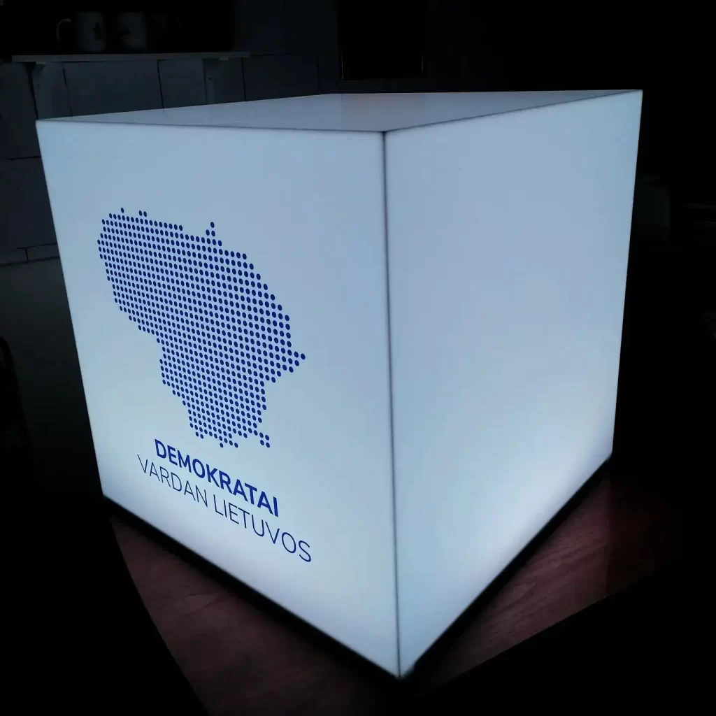 Šviečiantis kubas reklamai