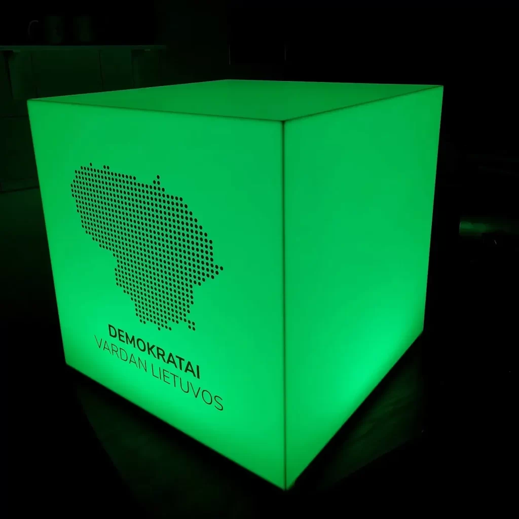 Šviečiantis kubas reklamai