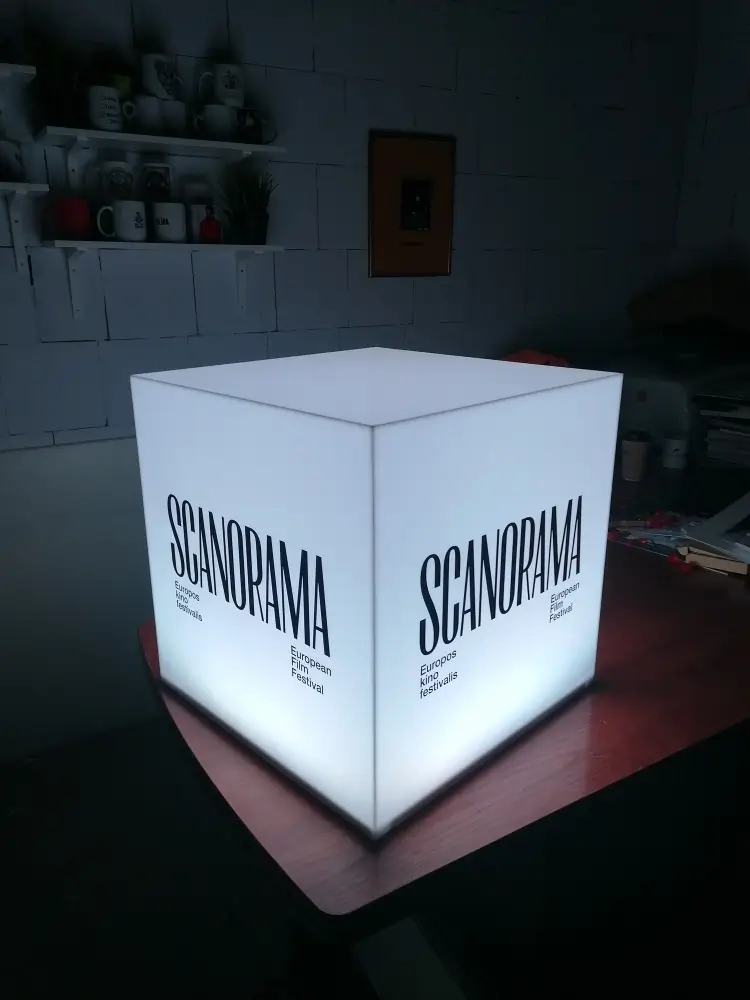 Šviečiantis kubas renginiui